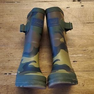 Joules camo rain boots in 8